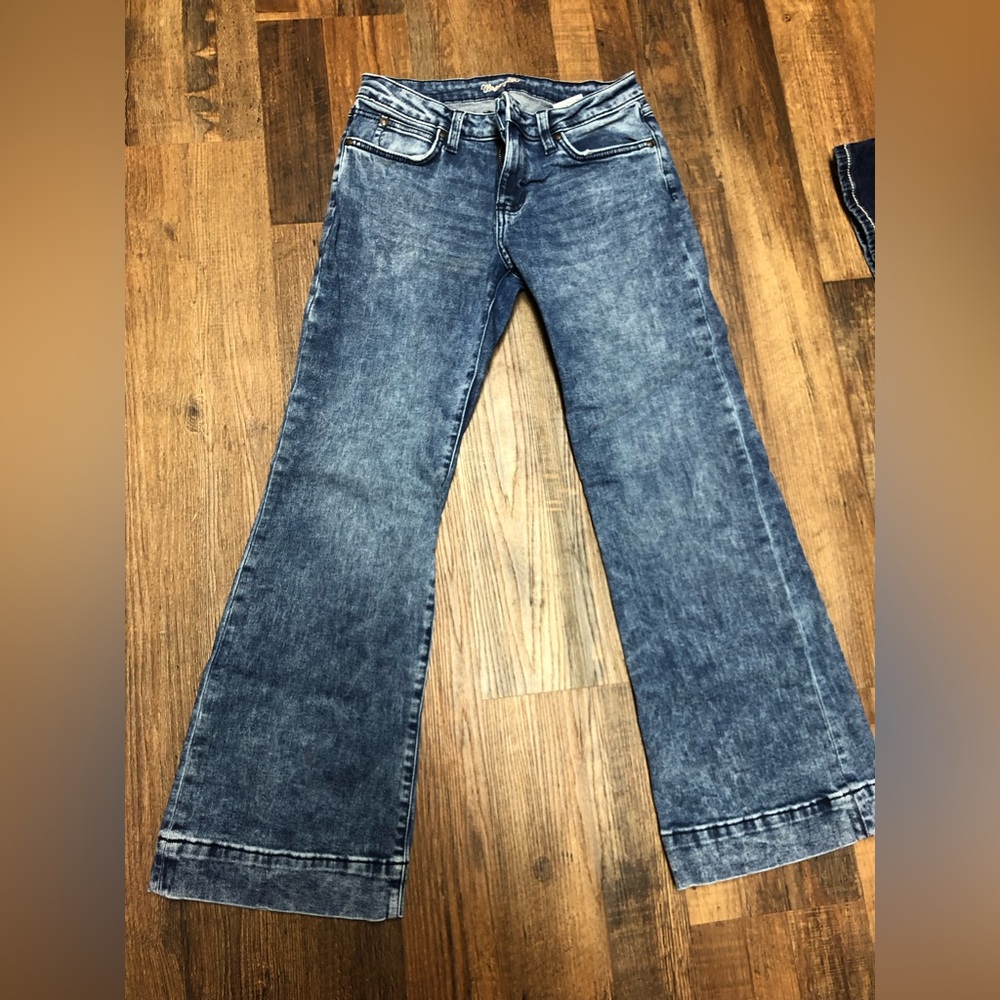 Wrangler straight leg jeans size 3/30